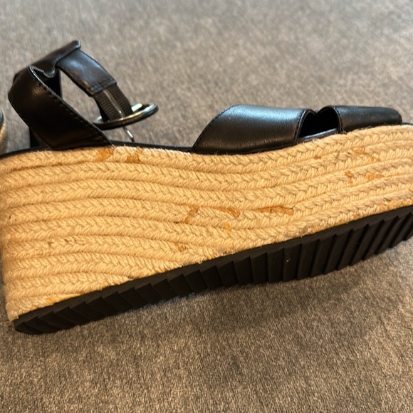 alice + olivia sandals - Picture 6 of 7